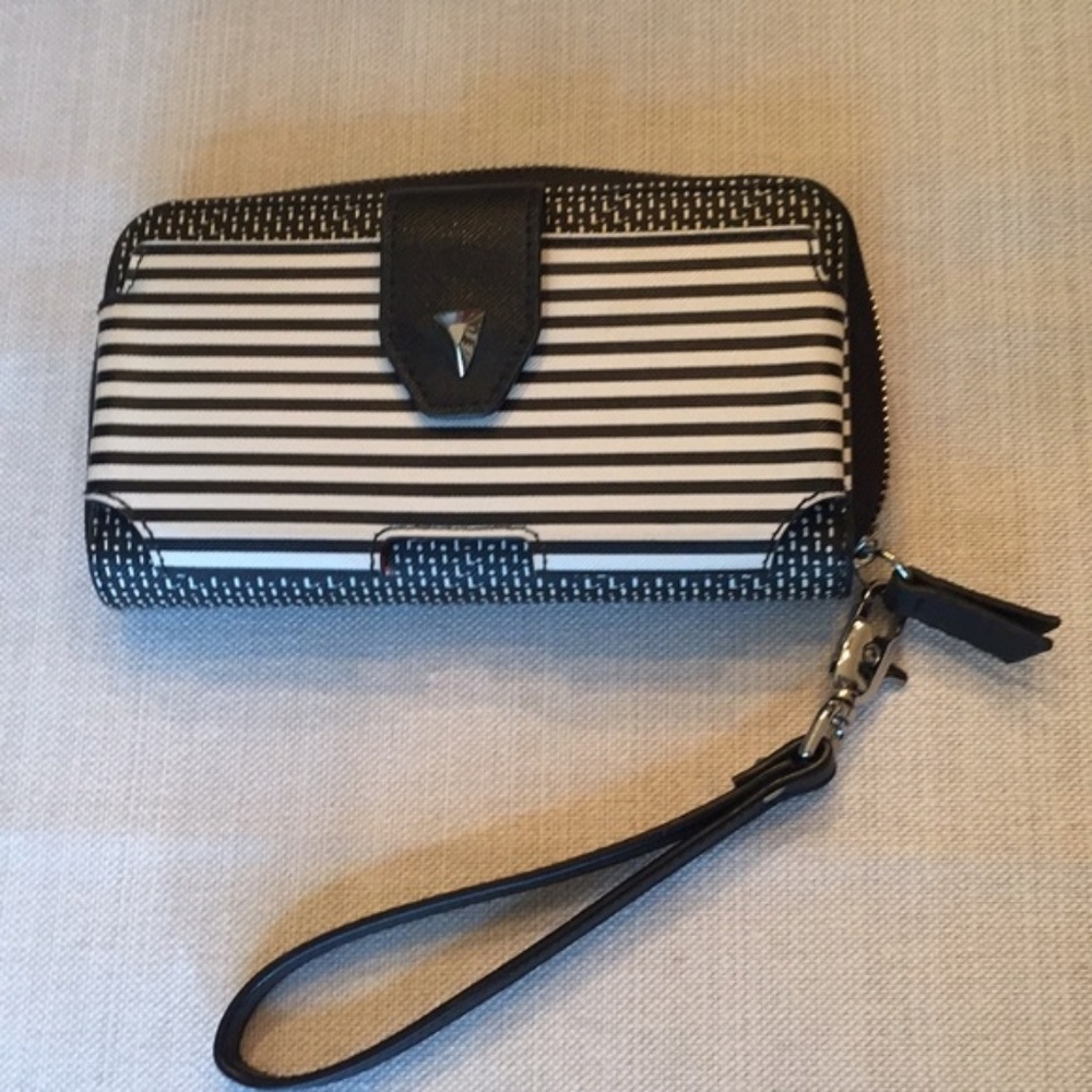 Madison Tech Wallet